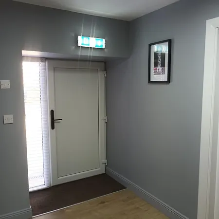 2 At Busy Bee Lejlighed *